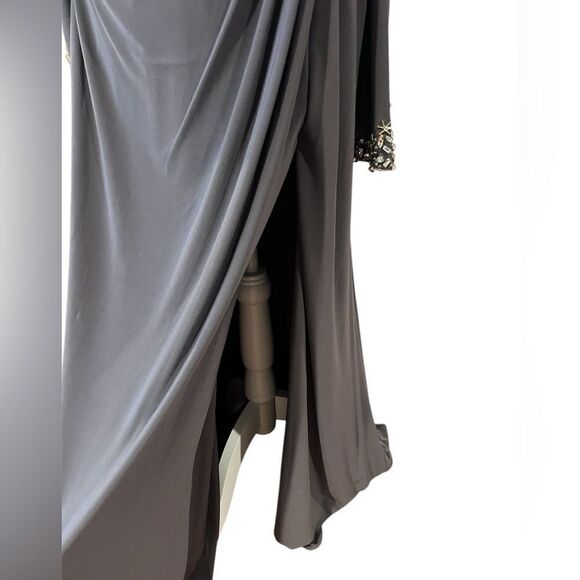 NWT MAC DUGGAL Side Twist Drop Shoulder Beaded Cuff Gown in grey size 10 - Picture 11 of 16